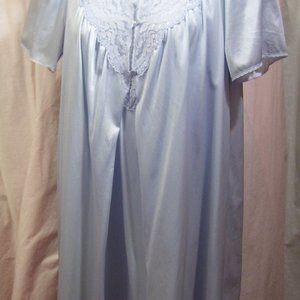 Vassarette Blue Waltz Robe and Nightgown Set NWOT